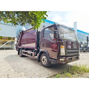 Sinotruk Howo 4x2 Compressed Garbage Truck Small 6CBM Compactor Garbage Truck for Sale - Product Image 2