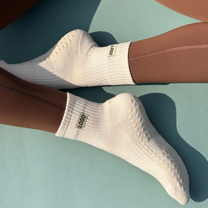 <span class=keywords><strong>Calcetines</strong></span> de Pilates Antideslizantes con Diseño Personalizado y Agarre Suave, Colores Variados, Gran Venta 2026 - Product Image 1