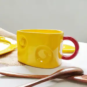 Caneca de café Ins Cartoon, copo de cerâmica em forma de queijo 3D nórdico fofo, copo de café com tampa, café da manhã, chá e leite, presente de Natal