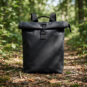 Sac à dos de voyage Turner 12 litres en polyester recyclé certifié GRS avec fermeture roll-top pour ordinateurs portables 15,6 pouces, doublure en nylon élégante, fonction USB - Product Image 2