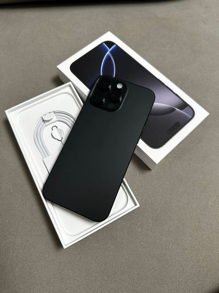 Shop 95% NEW A+ Original Unlocked Mobile Phones for Iphone 16