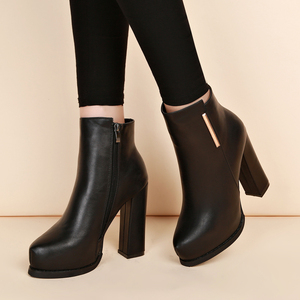 Bottes courtes de style coréen pour l'automne et l'hiver, bottes en coton tendance, talon épais, plateforme imperméable, bottes simples pour femmes - Product Image 4