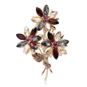 Broche vintage inspirée des fleurs multicolores, ornée de cristaux et de strass bordeaux, <span class=keywords><strong>champagne</strong></span> et gris - Product Image 1