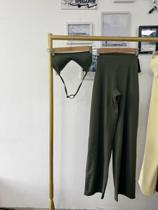 Lot de 2 pièces de vêtements de sport et de yoga à col halter en V profond, pantalon évasé taille haute, séchage rapide - Product Image 3