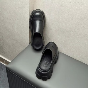 Nouvelles sandales Ziyu personnalisées à semelle épaisse en cuir, sandales en bois de cheval de haute qualité, mules souples en cuir pour femmes, chaussures en bois épaisses - Product Image 6