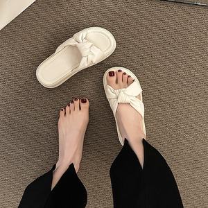 Zapatillas de suela blanda para mujer, zapatos de mujer de nuevo estilo, a la moda, de suela gruesa, con una sola correa, adecuados para exteriores, zapatos de playa para mujer - Product Image 5