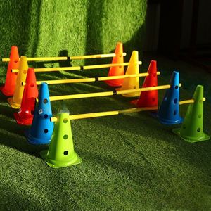 Kit d'entraînement de football professionnel - Cônes de marquage, piquets et obstacles pour les exercices de dribble et d'agilité - Product Image 6
