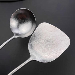 Ensemble spatule et cuillère en titane pur avec manche en bois, résistant à la chaleur, pour faire sauter et cuire le riz - Product Image 3