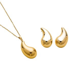 <span class=keywords><strong>Set</strong></span> di <span class=keywords><strong>Orecchini</strong></span> e Collana Unisex in Stile Lussuoso a Forma di Farfalla, Moda Europea e Americana, Realizzato in Acciaio Inossidabile - Product Image 6