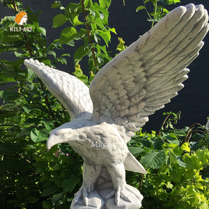 Statua di aquila in marmo bianco con Design personalizzato intagliato a mano per la decorazione del giardino