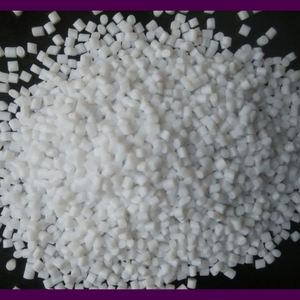 Granulés de plastique PET Hualei CR-8863, copeaux de polyester de qualité bouteille, résine PET utilisée pour les bouteilles d'huile, les bouteilles de vin et les feuilles de PET - Product Image 3