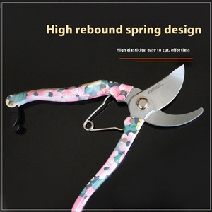 Sécateur industriel <span class=keywords><strong>rose</strong></span> imprimé incurvé sécateur de jardin multifonctionnel antidérapant pour la taille des fleurs de pépinière produit en PVC - Product Image 3