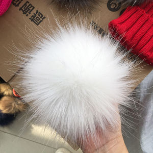 Vendita calda della fabbrica all'ingrosso pelosa palla di pelliccia sintetica con fibbia cappello superiore decorazione pompon imitazione pelliccia di procione <span class=keywords><strong>volpe</strong></span> - Product Image 3