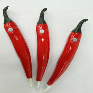 Stylo à bille en plastique rouge personnalisé en forme de piment avec aimants - Product Image 1