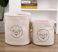 Panier de rangement en tissu peluche à motif de dessin animé, petit panier de rangement pour collations de bureau, panier de rangement domestique en gros