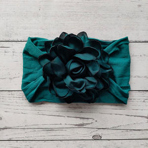 عصابة رأس نايلون على شكل زهرة بتلة من الحرير الناعم قابلة للتمدد وناعمة للأطفال جديدة إصدار عام 2024 - Product Image 5