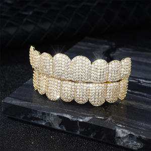 Готовый к отправке в стиле хип-хоп серебристый световой зуб Grillz VVS бриллиантовые украшения для тела для мужчин и женщин Модный дизайн браслета - Product Image 1