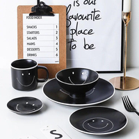 Ensemble de dîner 5 pièces en porcelaine noire mate pour la rentrée scolaire, bol, tasse, soucoupe, design visage souriant de style japonais