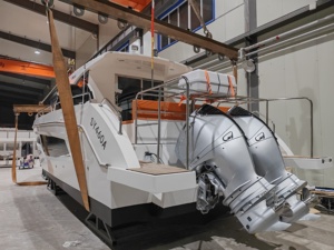 Nouveau Yacht de Luxe 2025 de 14,2 m en Fibre de Verre, Vitesse Sportive, avec Moteur Inboard/Outboard pour Croisière Panoramique, Pêche et Divertissement - Product Image 5