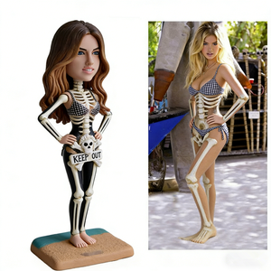 Figurines de poupée bobblehead Halloween, squelette, fille blonde, fille de plage, forme de main en cœur, résine, bobblehead personnalisé - Product Image 4