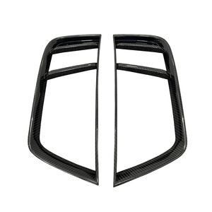 ชิ้นส่วนตกแต่งรถยนต์คาร์บอนไฟเบอร์แบบแห้งเงา  ตะแกรงรังผึ้งช่องระบายอากาศกันชนหลัง สำหรับ Audi R8 Base Coupe 2 ประตู ปี 2016-2018 - Product Image 1