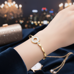 Braccialetto elegante in acciaio inossidabile placcato oro da donna - Product Image 2