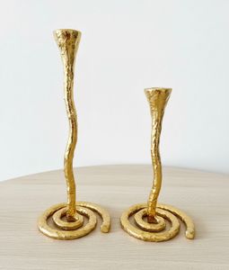 Achetez un porte-bougie en métal doré de style antique, fabriqué à la main, en vente par les exportateurs - Product Image 2