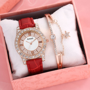 Vente en gros Montre glacée pour hommes et femmes avec diamant argenté Nouveau design Montre à quartz tendance de luxe Ensemble de deux pièces Reloj - Product Image 5