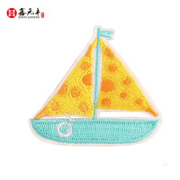 Appliques brodées thermocollantes personnalisées en PVC écologique, motif bateau à voile de dessin animé, pour vêtements, sacs, chapeaux, DIY