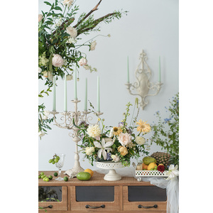 Antico decorazione di lusso della decorazione della casa <span class=keywords><strong>bianco</strong></span> supporto di candela decorativo appeso candelabri in metallo candeliere per la cerimonia nuziale - Product Image 4
