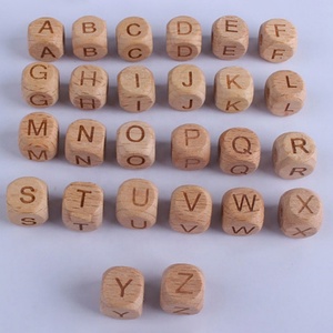 Cuentas de Haya Cuadradas de 12mm al por Mayor para Cadena de <span class=keywords><strong>Chupete</strong></span> DIY, Accesorios para Pulseras, Mordedor para Bebé, Cuentas de Madera <span class=keywords><strong>con</strong></span> Letras para <span class=keywords><strong>Nombre</strong></span> <span class=keywords><strong>Personalizado</strong></span> - Product Image 3