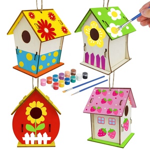 Set di giocattoli per la casa degli uccelli in legno creativo dipinto a mano Graffiti nido d'uccello ciondolo in legno bambini assemblati fai da te nido d'uccello dipinto - Product Image 1
