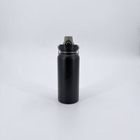 Bouteille d'eau isotherme en acier inoxydable noir avec poignée de transport et couvercle à paille, gourde sous vide anti-fuite pour le sport, double paroi OEM/ODM
