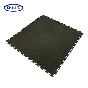 Tapete de Piso Modular Antideslizante de Plástico ESD de 5.5MM, Resistente, Losetas de Vinilo de PVC para Uso en Interiores, 1 Año de Garantía - Product Image 2
