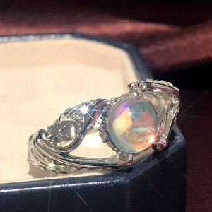 Elegante Anello a Forma di Cigno con Accenti Colorati Lucidi, Gioiello da Donna alla Moda per Uso Quotidiano, Regalo Chic - Product Image 5