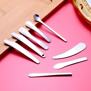 Personalizado Nuevo Grabado Logo 304 Acero Inoxidable Spetula Cara Cuidado DE LA Piel Cuchara Crema para los Ojos Espátula Cuchara Mini <span class=keywords><strong>Metal</strong></span> Cosmético Espátula - Product Image 5