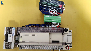 FX2N-64MR-001 PLC ตัวควบคุมลอจิกแบบตั้งโปรแกรมได้ โมดูลควบคุมอุตสาหกรรม ถอดประกอบแล้ว ทดสอบการทำงานอย่างเต็มที่ ลอจิกแบบตั้งโปรแกรมได้ - Product Image 1