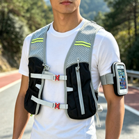 Gilet d'hydratation de course technique imperméable et réfléchissant pour la course nocturne, sac à dos de sport avec poche pour téléphone et poche à eau intégrée