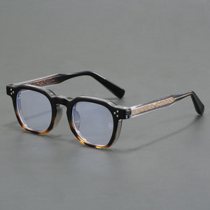 Gafas de Sol Polarizadas de Gelatina para Mujer, Modelo 9074, Diseño Rectangular Pequeño con Montura Vintage de PC - Product Image 3