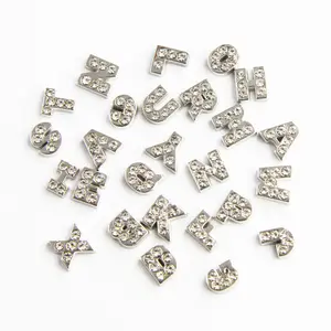 Dijes de 26 letras de A-Z, dijes de diamantes de imitación de 26 letras del alfabeto, colgante de medallón de cristal para salón - Product Image 1