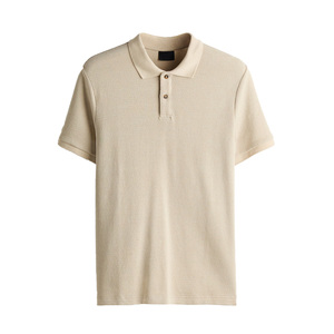 Polo pour homme, essentiel au quotidien, conçu pour un look élégant, ajustement flexible et tenue décontractée élégante - Product Image 3