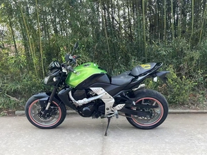 La <span class=keywords><strong>Kawasaki</strong></span> Z750 la plus vendue est puissante, facile à manier et au son agréable. - Product Image 6