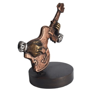 Estatuilla de jugador de músico de <span class=keywords><strong>guitarra</strong></span> de cobre antiguo clásico, decoración de mesa de Metal abstracta, Base de fundición, artesanías de Metal - Product Image 1
