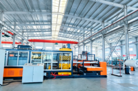 Hoogproductieve volautomatische vorm- en snijmachine met PLC-besturing, pomp en motor