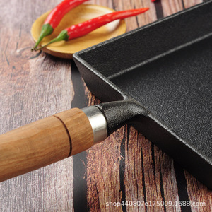 กระทะทรงสี่เหลี่ยมเคลือบสารกันติดพร้อมด้ามจับไม้สำหรับทำแพนเค้กและทามาโกะยากิ ขนาด 20 ซม. - Product Image 4