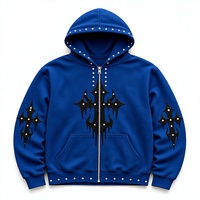 Vente en gros de sweats à capuche bleus pour hommes, style streetwear, avec patchs croix gothiques, en molleton clouté, personnalisables OEM