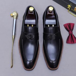 Zapatos de vestir formales de cuero brocado grabado a mano de alta gama para hombre, transpirables, antideslizantes, para bodas, con punta cuadrada y para calzado de talla grande. - Product Image 3