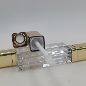 Tubos Cuadrados Transparentes de Plástico para Brillo Labial con Tapa de Rosca, Diseño Dorado, Envase Vacío para Brillo Labial, Botella de Embalaje con Logotipo Personalizado - Product Image 3