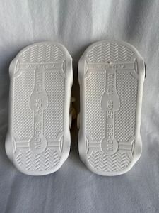 Pantoufles de voiture en PVC blanc à motif de dessin animé avec semelle EVA rembourrée pour femmes, toutes saisons, à porter à la maison - Product Image 3