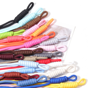 Porte-clés en macramé tressé en nylon fait main pour femmes, breloques de sac en corde style bohème, plusieurs couleurs pour décorations de sacs à main - Product Image 3